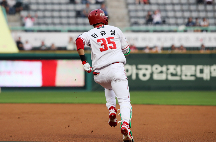11회말 끝내기 가로막은 미친 다이빙캐치! '무4사구 불꽃 투수전 → 1…