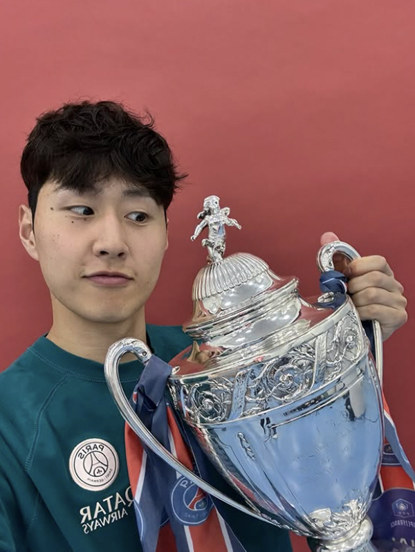 '재벌여친 공개' 이강인, '제2의 고향' 스페인 비야레알이 찍었다, "…