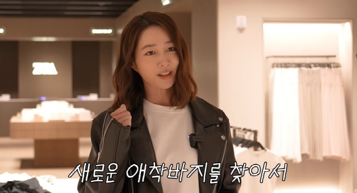 '이병헌♥' 이민정, 쇼핑하려 매장 통째로 빌렸다..모델 포즈까지 완벽