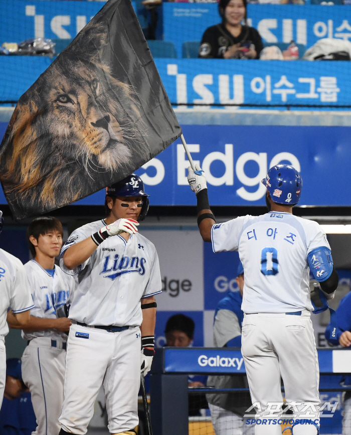 드디어 도달한  이승엽 56호 신기록, "여권 빼앗는다면 기꺼이… 있으시…