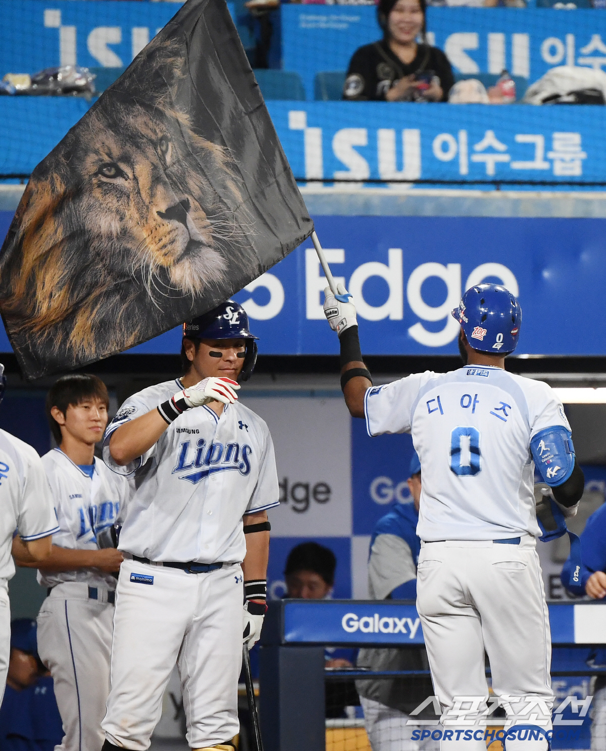 드디어 도달한  이승엽 56호 신기록, "여권 빼앗는다면 기꺼이… 있으시…