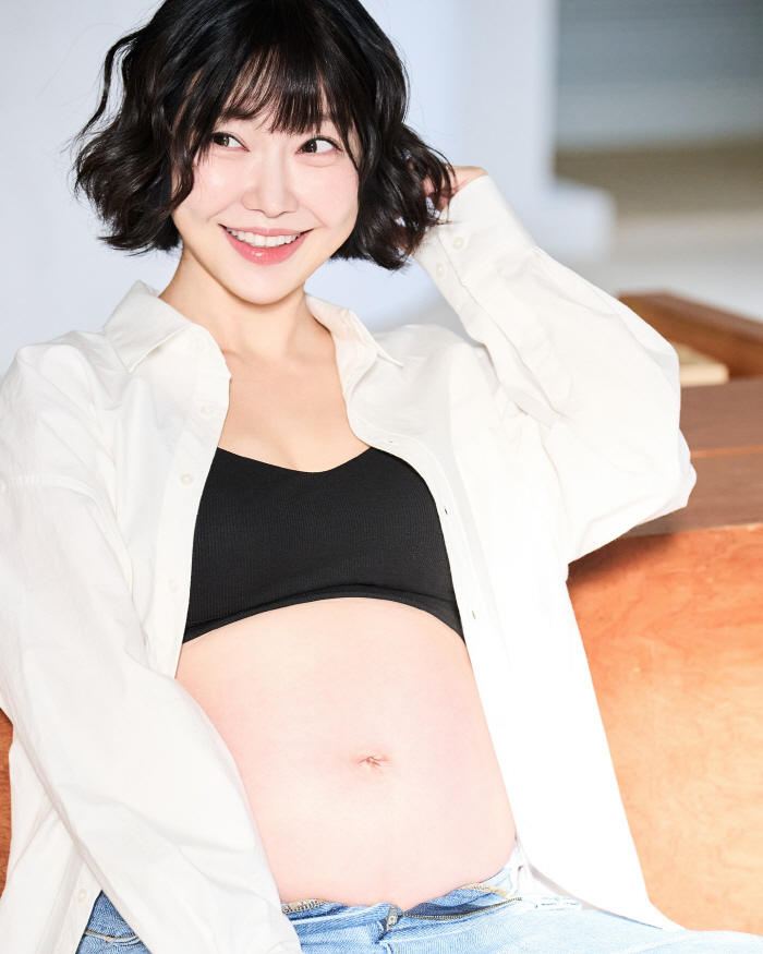 '10살 연하♥'레이디제인, 시험관 끝에…벌써 만삭 D라인 자랑 [SCin스타]