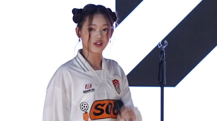 YG 차기걸그룹 연습생 '이벨리' 영상 공개…제니 닮은꼴 15세 올라운더
