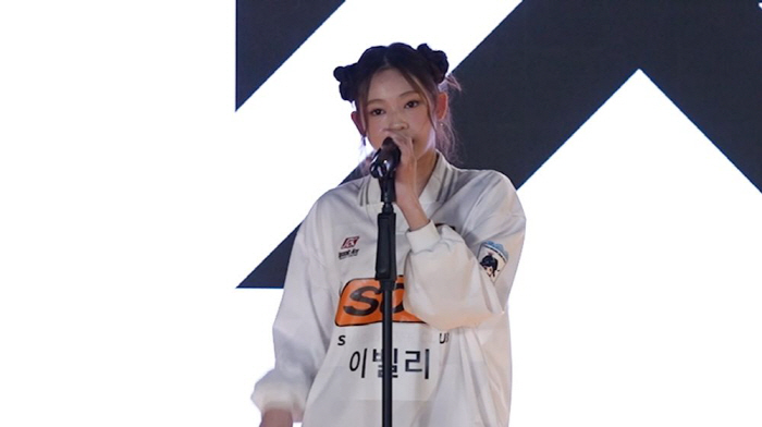 YG 차기걸그룹 연습생 '이벨리' 영상 공개…제니 닮은꼴 15세 올라운더