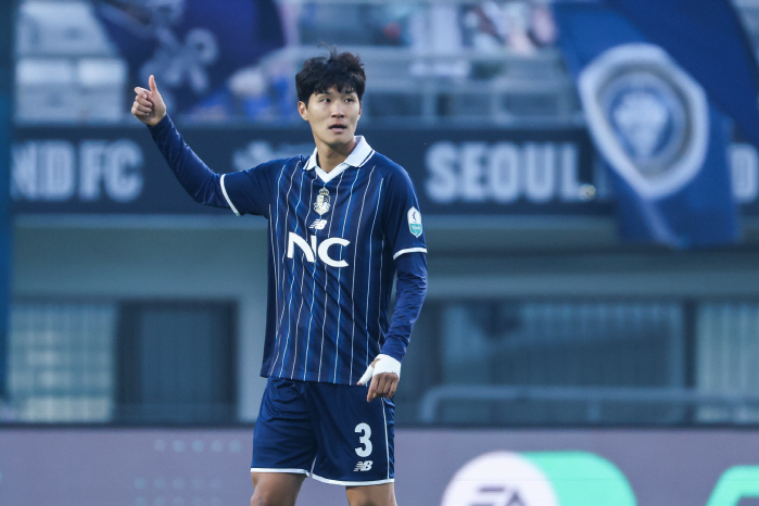 '입대 전 커피 333잔 쏘고 무제한 팬사인회까지' 서울 이랜드, 김민규…