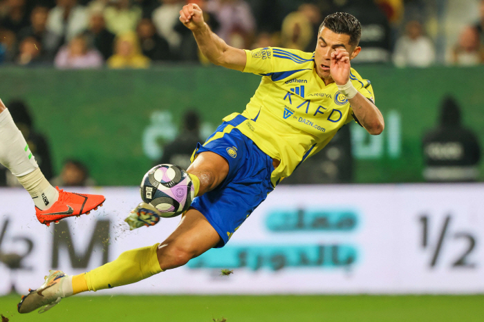 FIFA+사우디, 호날두 역대급 배신자 만들기 계획 수립...알 나스르→…
