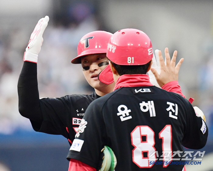 '오선우 2G 연속 홈런 대폭발' KIA, 2연승 질주...키움, 창단 …