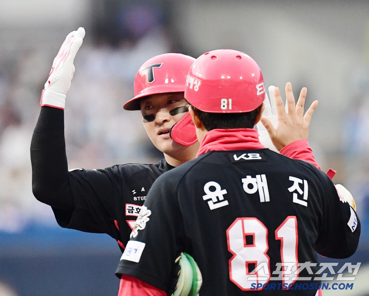 '오선우 2G 연속 홈런 대폭발' KIA, 2연승 질주...키움, 창단 …
