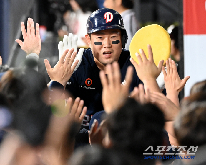 [두산 관전평] '붙박이는 없다' 이게 두산의 야구다
