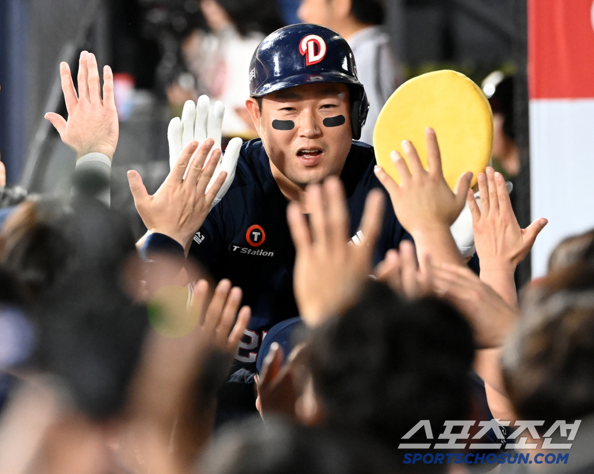 [두산 관전평] '붙박이는 없다' 이게 두산의 야구다