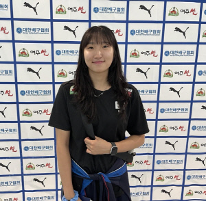 피로골절에도 여자배구대표팀 발탁 정지윤 