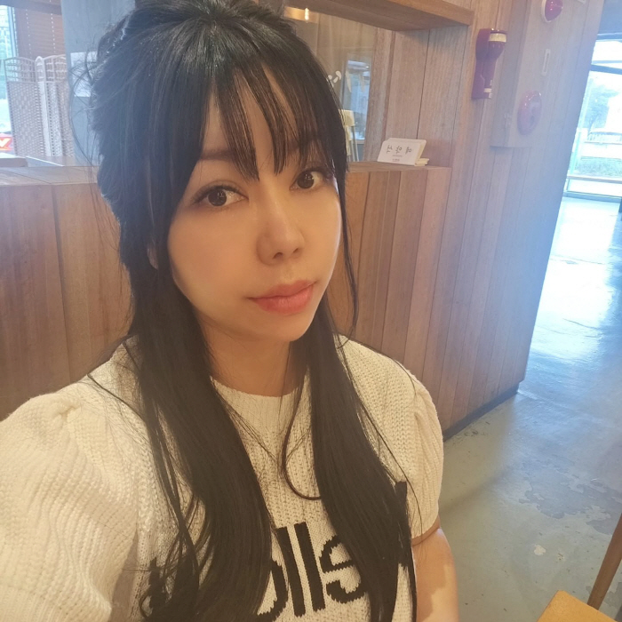 [종합] "이미 무혐의로 사건 끝났다"…10기 정숙, 가품 경매 논란에 …