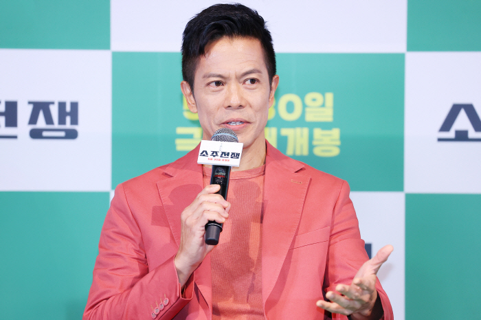 [SC현장] "숙취 남는 영화"…감독 퇴출 '소주전쟁', 내홍 딛고 관객…