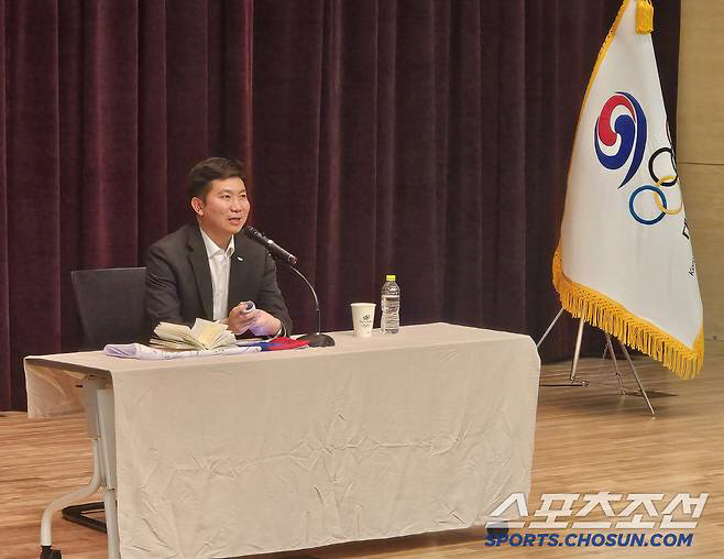 '아테네 탁구영웅'유승민 대한체육회장 취임후 비인기종목 국가대표 지원이 …