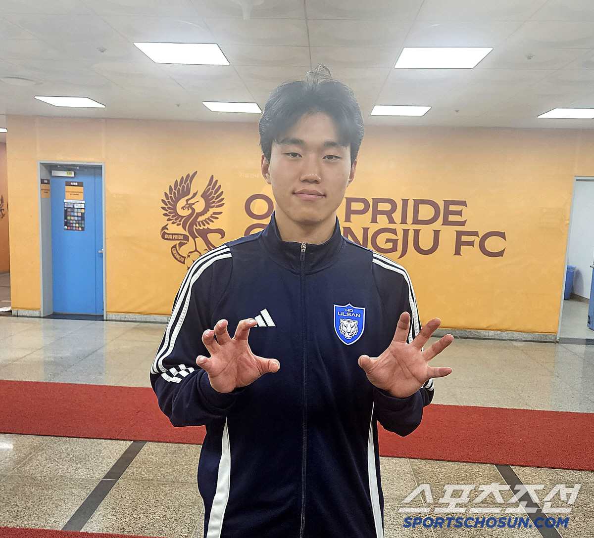 [인터뷰]국대에 가까워진 차세대 센터백 서명관 "제 활약 비결이요? 어떤…