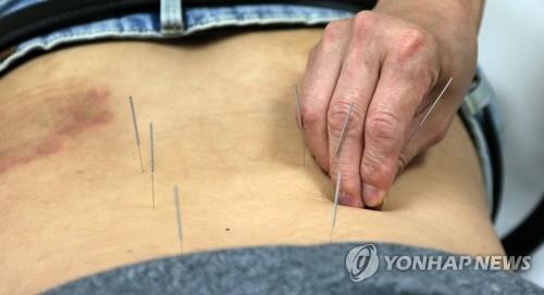 "전립선암 생존자 괴롭히는 야간뇨…침술 치료가 효과적"