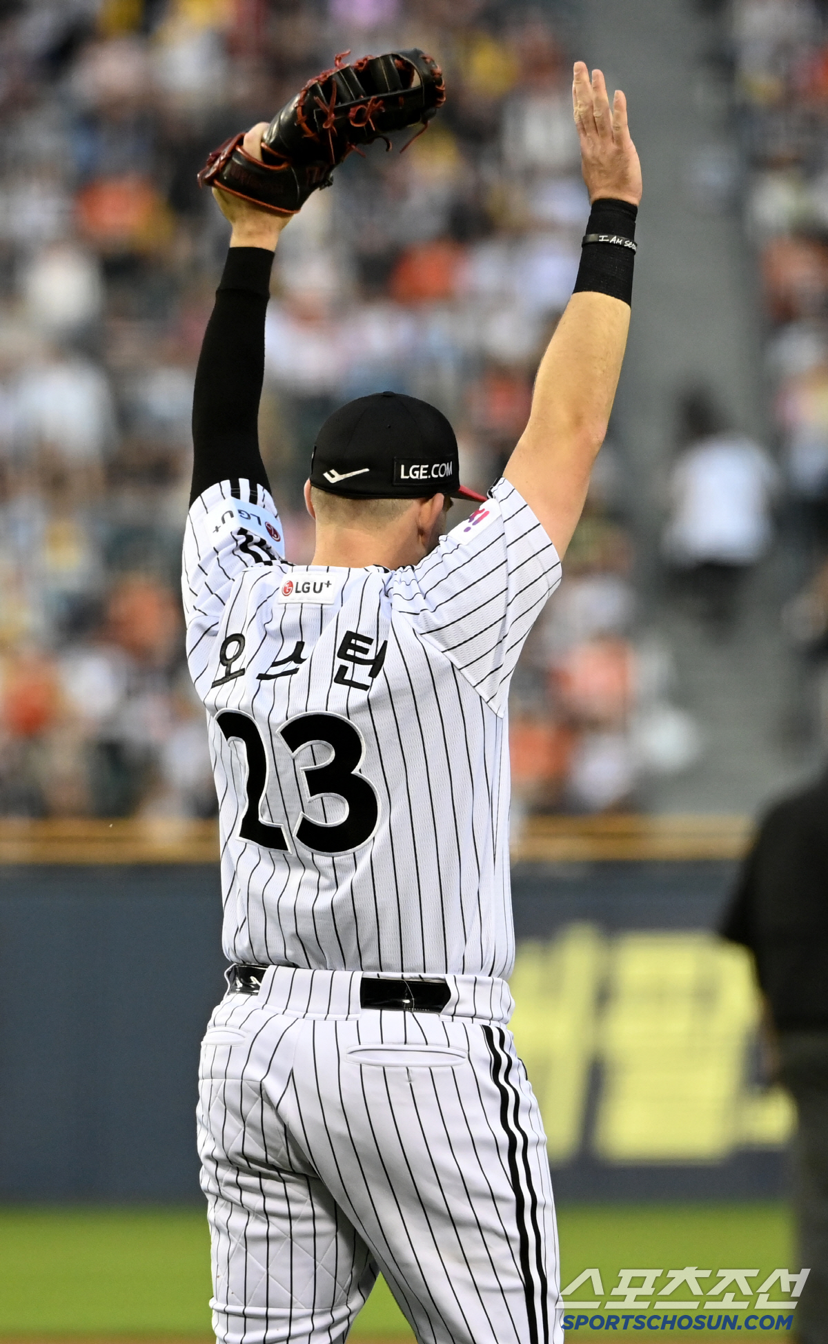 '또 박해민이야?' 플로리얼 허탈 웃음…한화 킬러의 환상 수비쇼[잠실 현…