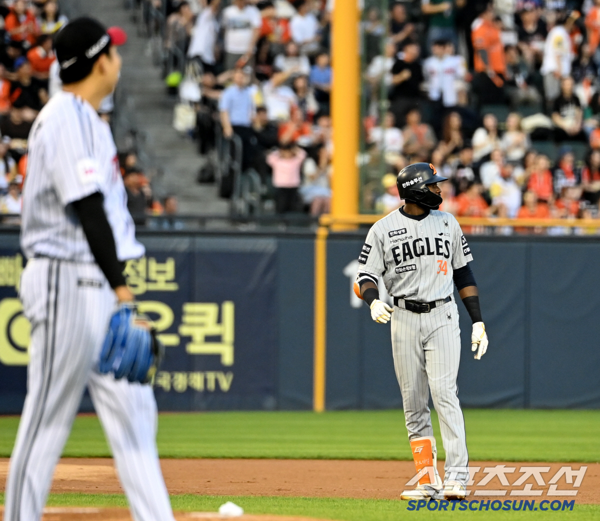 '또 박해민이야?' 플로리얼 허탈 웃음…한화 킬러의 환상 수비쇼[잠실 현…