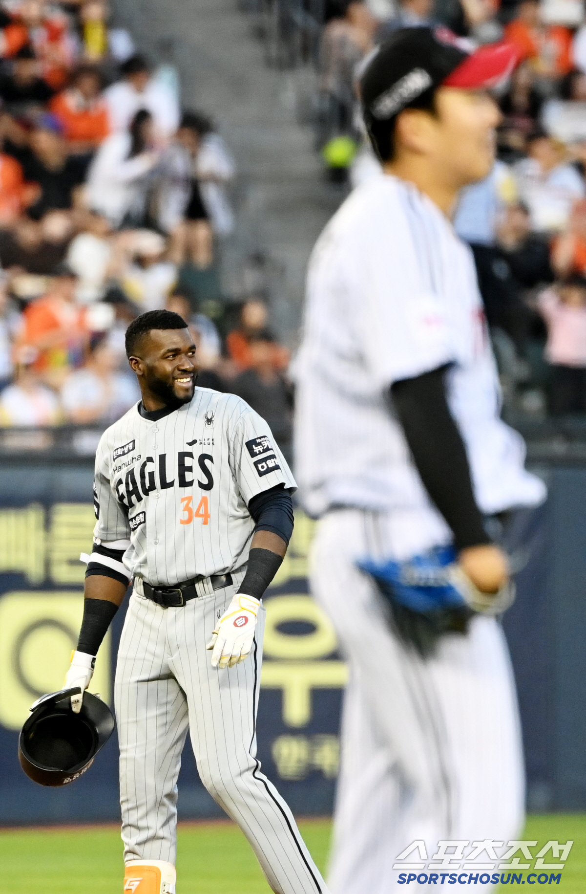 '또 박해민이야?' 플로리얼 허탈 웃음…한화 킬러의 환상 수비쇼[잠실 현…