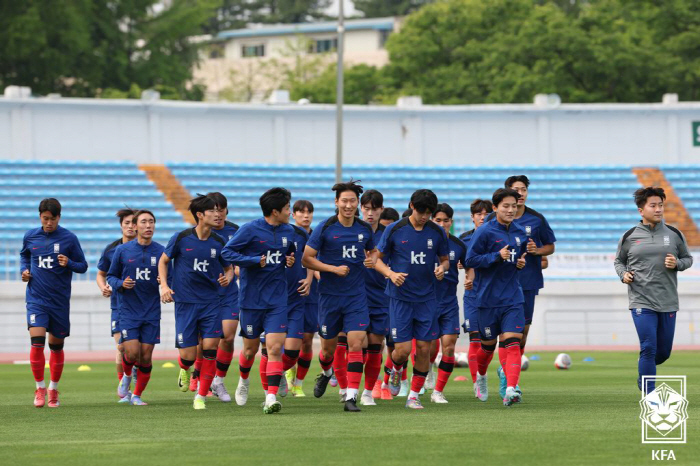 "역대급 '죽음의 조' 탄생" 日 화들짝, FIFA U-20 월드컵 조편…