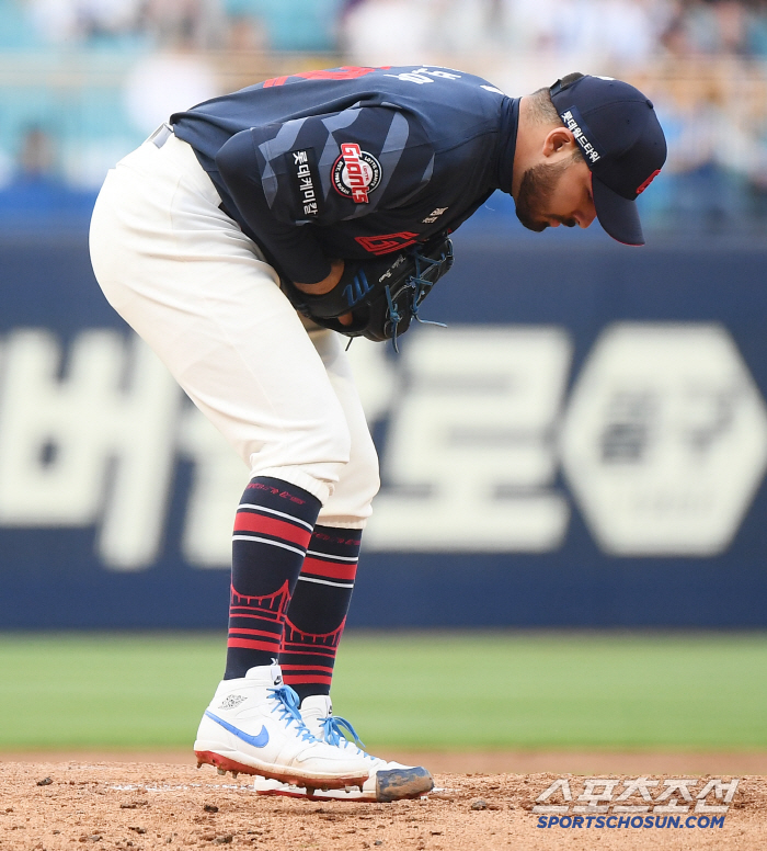 데뷔전서 '3중도루' 호된 신고식 → 여유가 필요해…'155㎞' 감보아,…