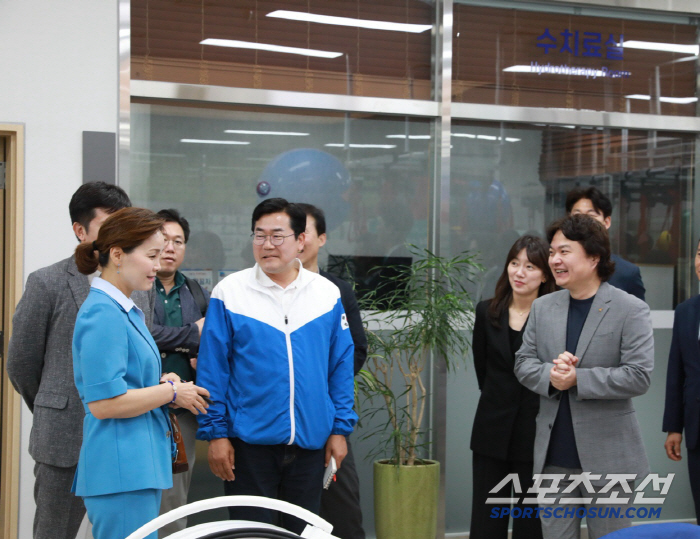 "체육인 중심 체육정책" 더불어민주당 박찬대 원내대표X'우생순'임오경 의…