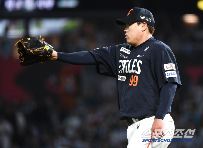 "스무살 때처럼"… 류현진이 떠올린 초심, 4G 만에 찾아온 승리 미소