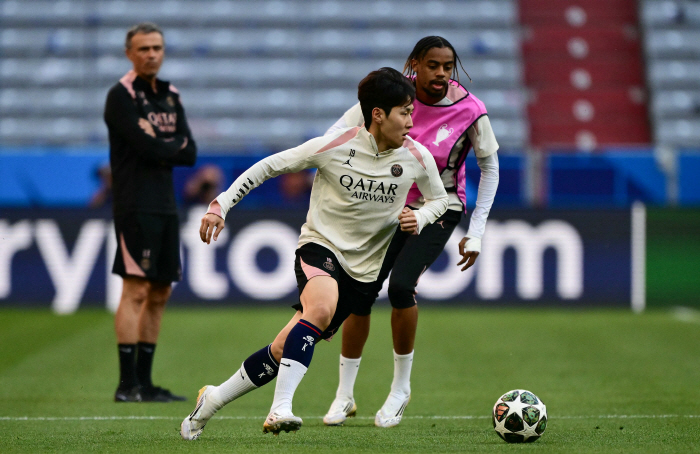 "韓 축구 사상 첫 트레블의 꿈" UCL 결승 최종엔트리 승선, 미소 터…