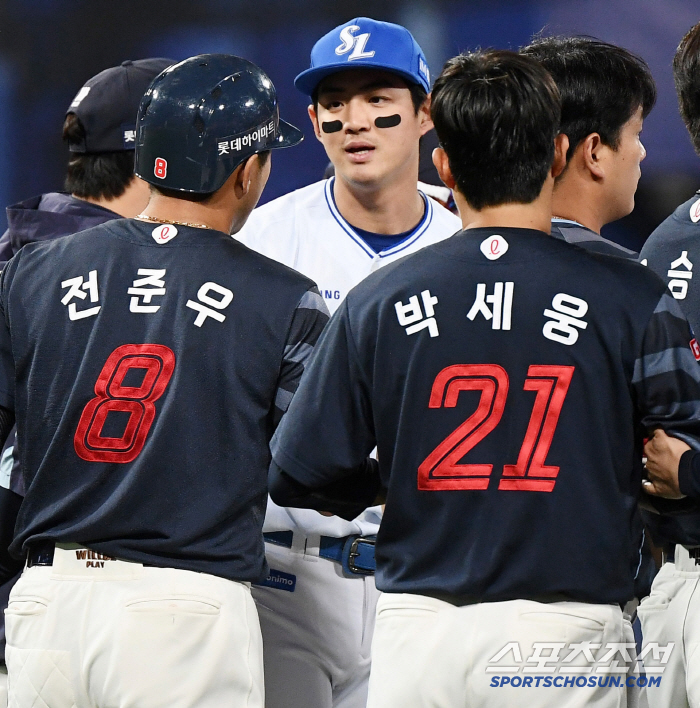무실점 호투하던 선발이 불구덩이에 뛰어들다니...박세웅도 참기 힘들었던 최원태의 태도