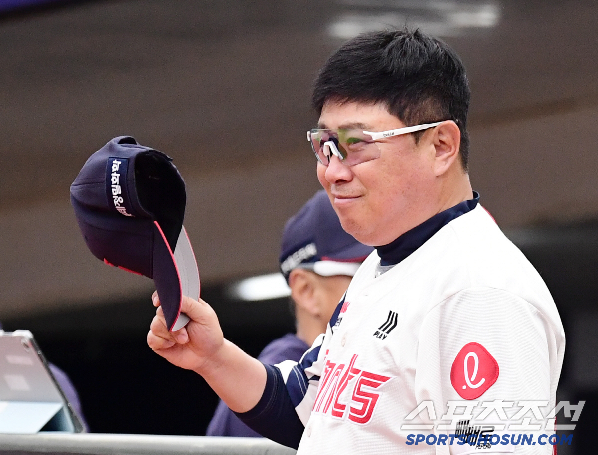 롯데 고공비행에 팬心 폭발! 사직 15경기 연속 매진 → 홈 평균 관중 …