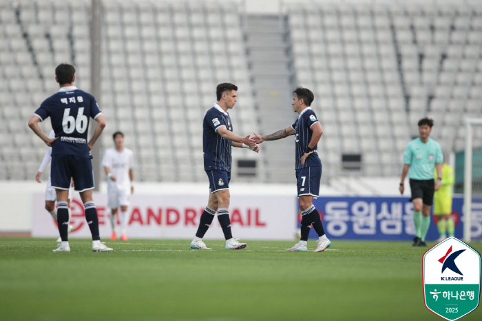 [K리그2 종합리뷰]'2위' 전남 웃고, '3위' 이랜드 울었다...엇갈…