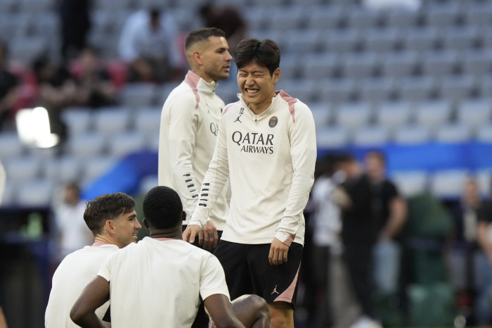 '제발 5분만이라도…' UCL 결승전 앞둔 이강인, 경기 출전여부에 초관심. '진짜' 한국축구사상 첫 트레블 주인공 될까