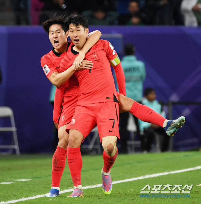 '韓 팬들 기대감 폭발!' 손흥민vs이강인 제대로 한판 붙는다!...토트넘-PSG, UEFA 슈퍼컵 맞대결 성사