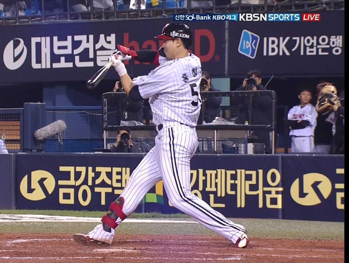 충격, 또 충격...체크스윙 오심에 멍드는 KBO,  현장은 "당장 비디…