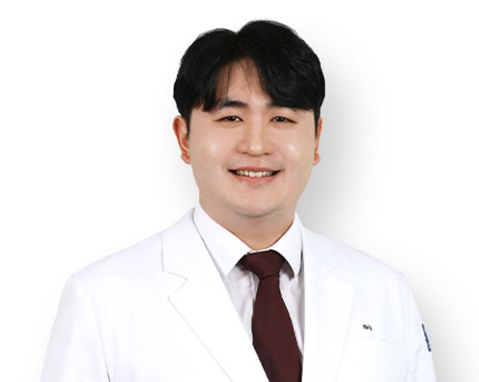 팔꿈치 바깥쪽·안쪽 통증 '테니스·골프엘보', 치료는?