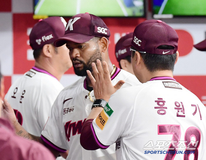 우와.. 폰세급 괴물 등장! 333일 만에 복귀전 → 친정팀 두산에 비수…