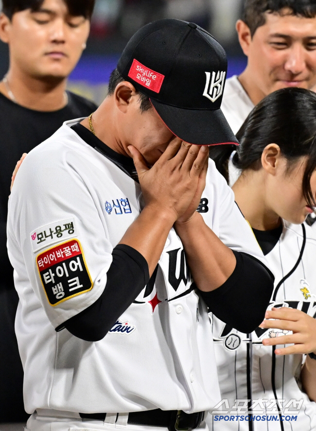 "마지막으로 해줄 수 있는 게 그것뿐" 스승의 진심, 은퇴식에서 '선수 …