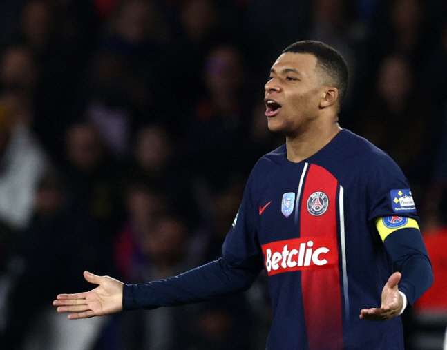 '강인아, 나 괜히 떠났나 봐…' 한때 PSG 에이스, 킬리안 음바페 씁…