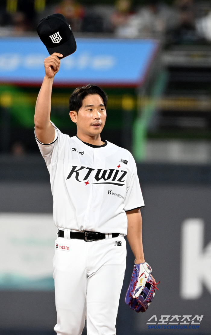 '홈런-홈런-안타 윤도현 진짜 터졌다!' KIA 2연패 탈출…'은퇴식 박…