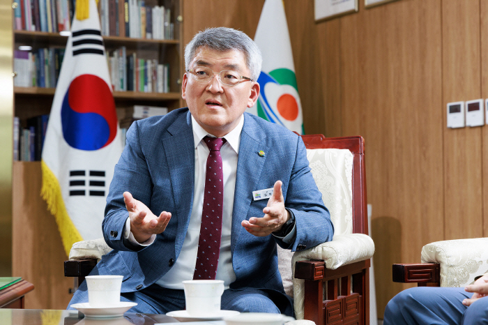예천군, e스포츠 훈련의 새로운 지평을 열다! 김학동 군수의 야심찬 비전