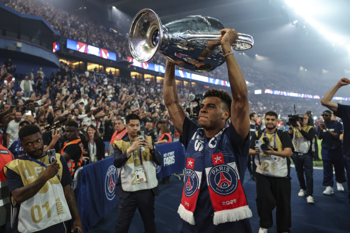 "평점 짜기로 유명한 佛레퀴프도 10점 만점에 10점 줬다" PSG 55…