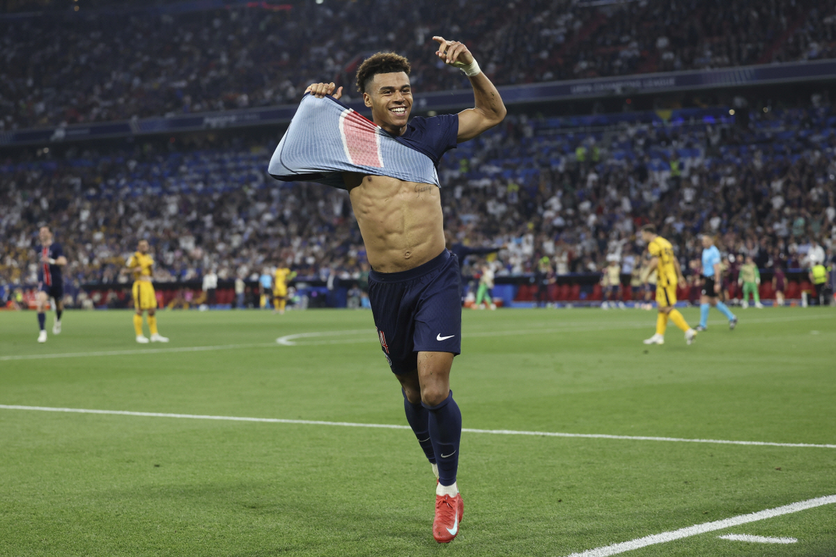"평점 짜기로 유명한 佛레퀴프도 10점 만점에 10점 줬다" PSG 55…