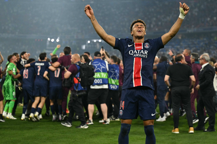 "평점 짜기로 유명한 佛레퀴프도 10점 만점에 10점 줬다" PSG 55…