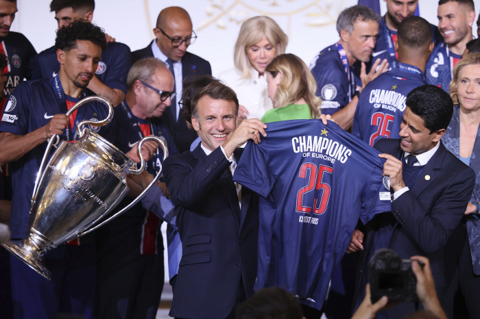 "평점 짜기로 유명한 佛레퀴프도 10점 만점에 10점 줬다" PSG 55…