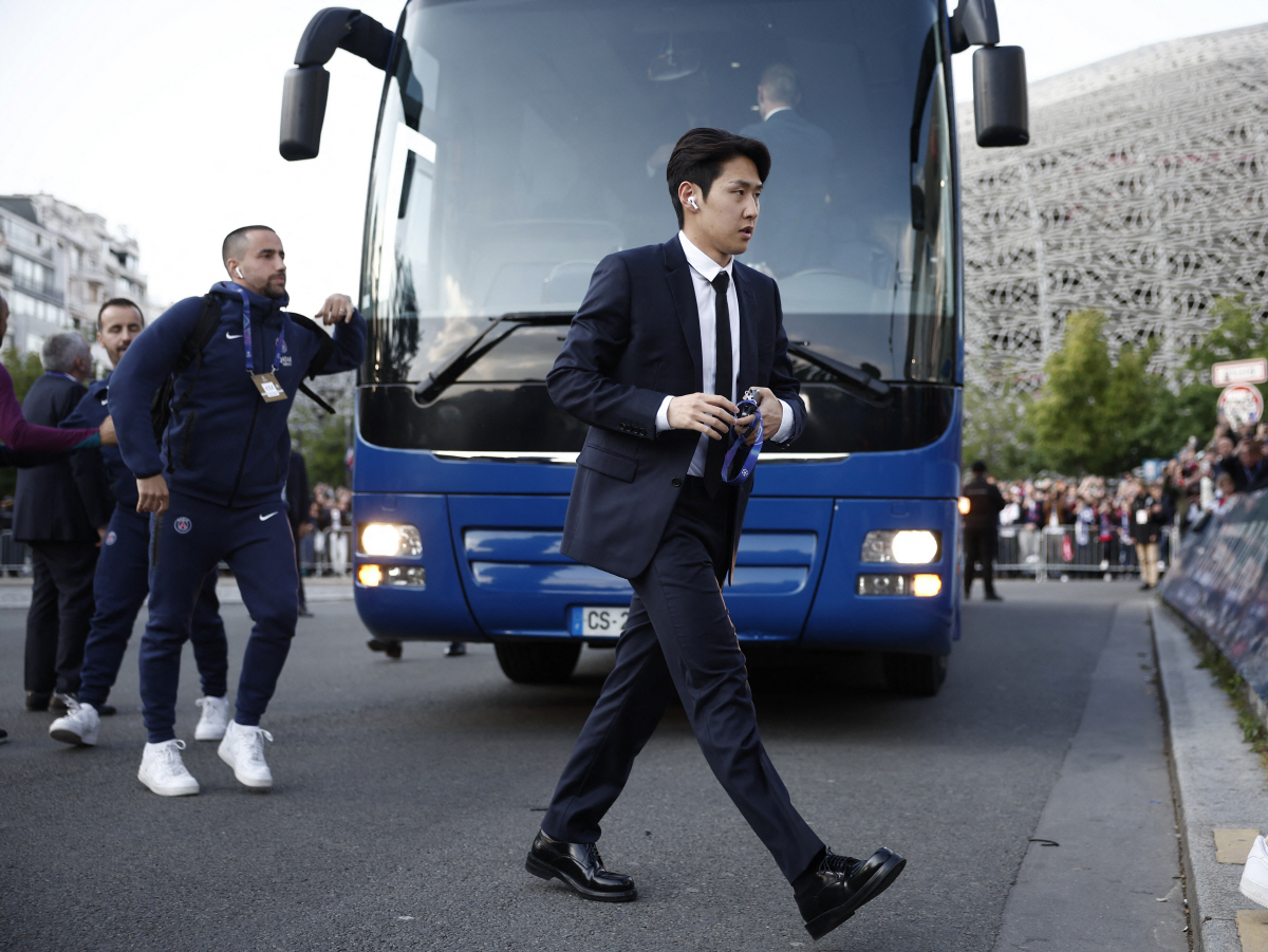 '결승 못 뛴' 이강인 결국 잘린다! 칼 뽑아든 PSG "전력 외 정리"…