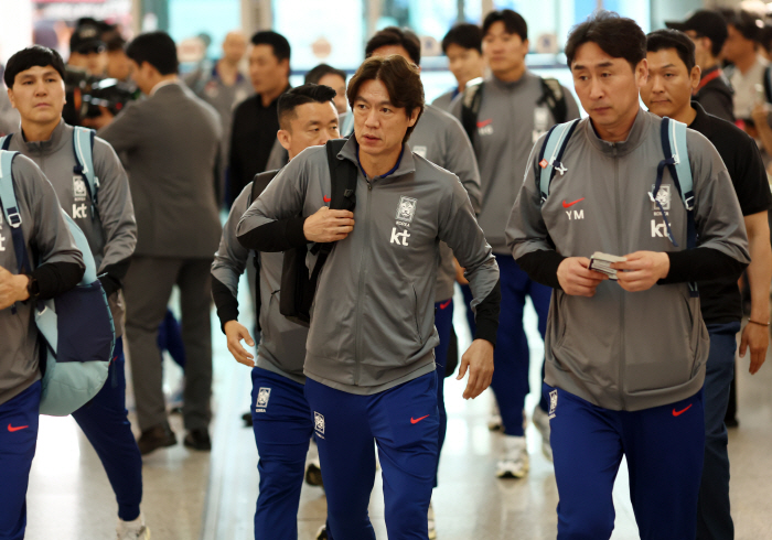 '이라크 출국'홍명보 감독,확고한 선수보호 의지"손흥민 무리해서 기용않을…