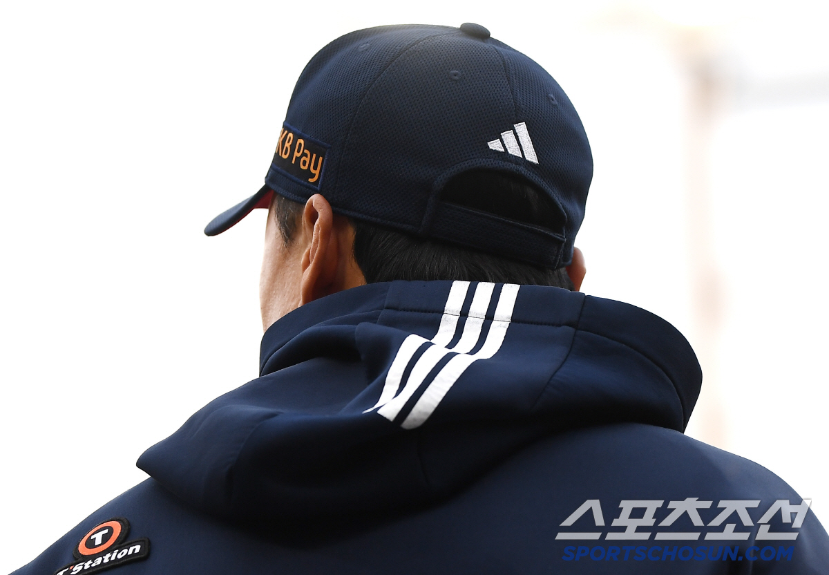 "죄송하다, 내 책임이다"…왜 이승엽 감독은 자진 사퇴했을까