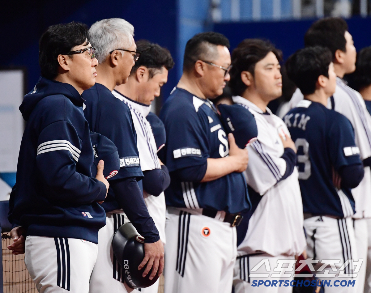 '감독 후보 단골손님' 진정한 시험대 올랐다…이승엽 떠났다, 두산 어떻게…