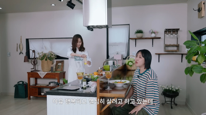 랄랄 "이동욱 닮은 ♥남편, 힘든 육아 담당...도망갈까 엄청 잘해줘" …