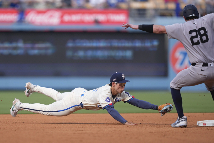 '오늘은 또 무슨 역사를 쓸까' MLB 최초기록, 미국을 흥분시킨 김혜성…